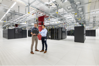 Bausparkasse_SchwHall_Serverhalle